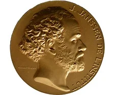 Françoise Combes receives the Janssen Prize