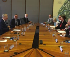 Signature of a basic agreement for Franco-Australian cooperation