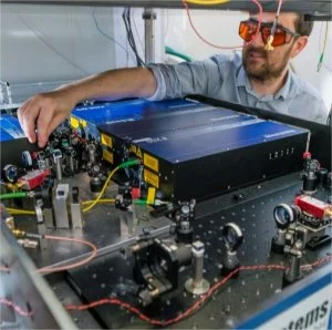 Vers une nouvelle définition de la seconde grâce à un réseau mondial d'horloges atomiques