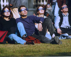 Observing the eclipse: safety instructions