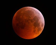 The January 21st 2019 total eclipse of the Moon in picturers